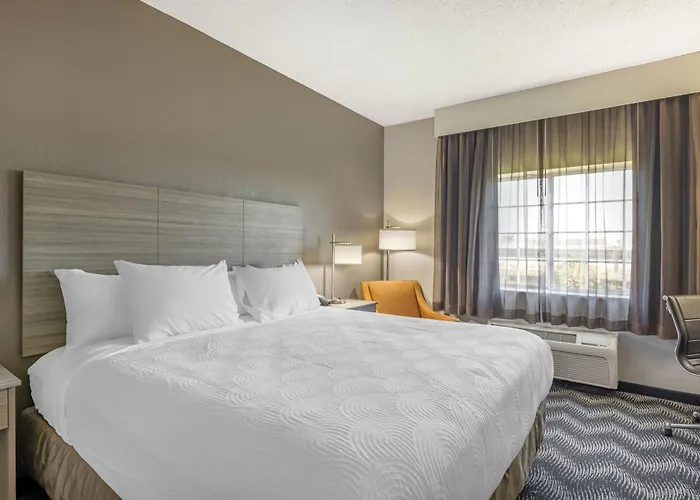 Hotel Country & By Radisson, Bolingbrook-romeoville, I-55