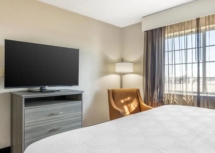 Hotel Country & By Radisson, Bolingbrook-romeoville, I-55 5*