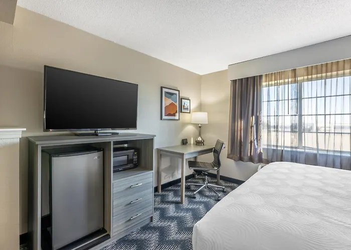 Hotel Country & By Radisson, Bolingbrook-romeoville, I-55 Bolingbrook