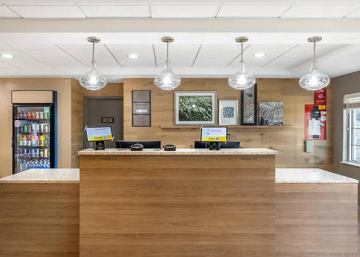 Hotel Country & By Radisson, Bolingbrook-romeoville, I-55