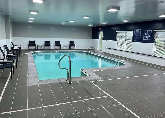 Hotel Country & By Radisson, Bolingbrook-romeoville, I-55