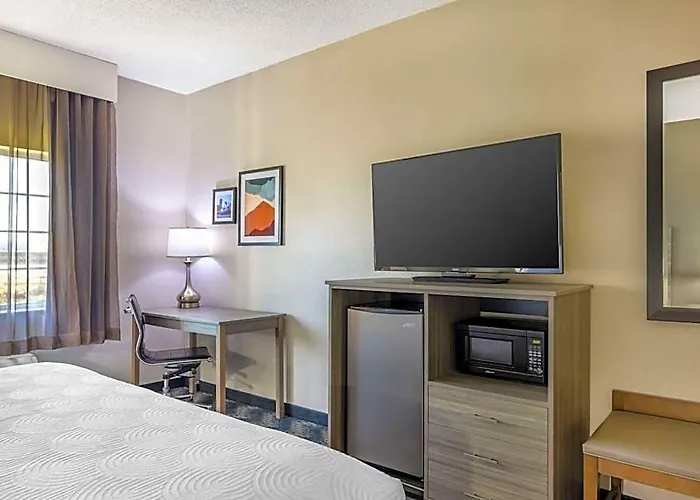 Hotel Country & By Radisson, Bolingbrook-romeoville, I-55 5*