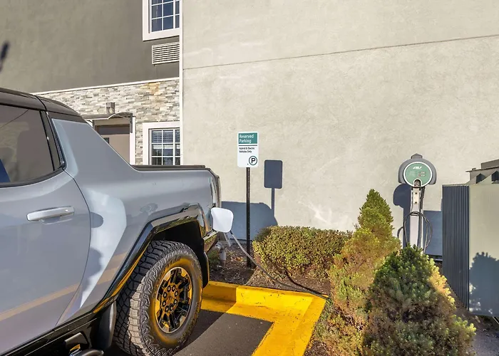 Hotel Country & By Radisson, Bolingbrook-romeoville, I-55