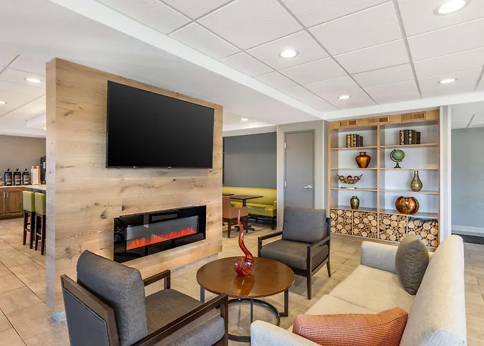 Country & By Radisson, Bolingbrook-romeoville, I-55 Hotel