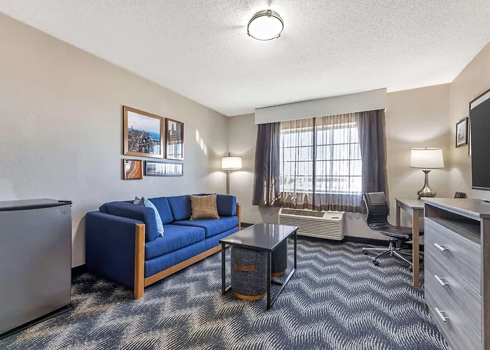 Hotel Country & By Radisson, Bolingbrook-romeoville, I-55