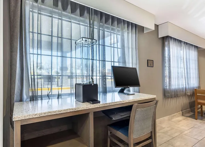 Country & By Radisson, Bolingbrook-romeoville, I-55 Hotel 5*